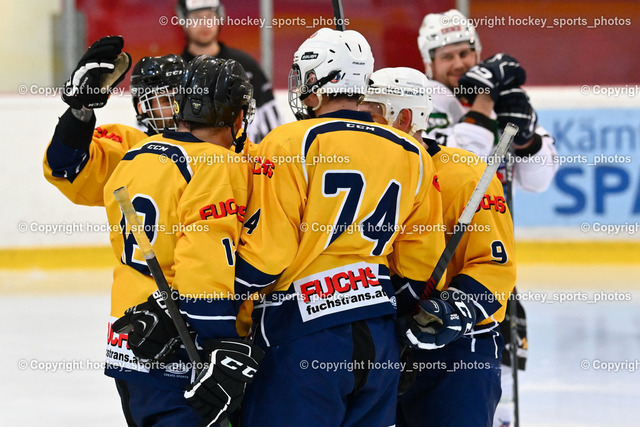 EC Feld am See vs. ELV Zauchen 15.1.2023 | Jubel ELV Zauchen Mannschaft, #12 Tilli Thomas, #74 Spitzer Patrick, #9 Frei-Jarz Christopher