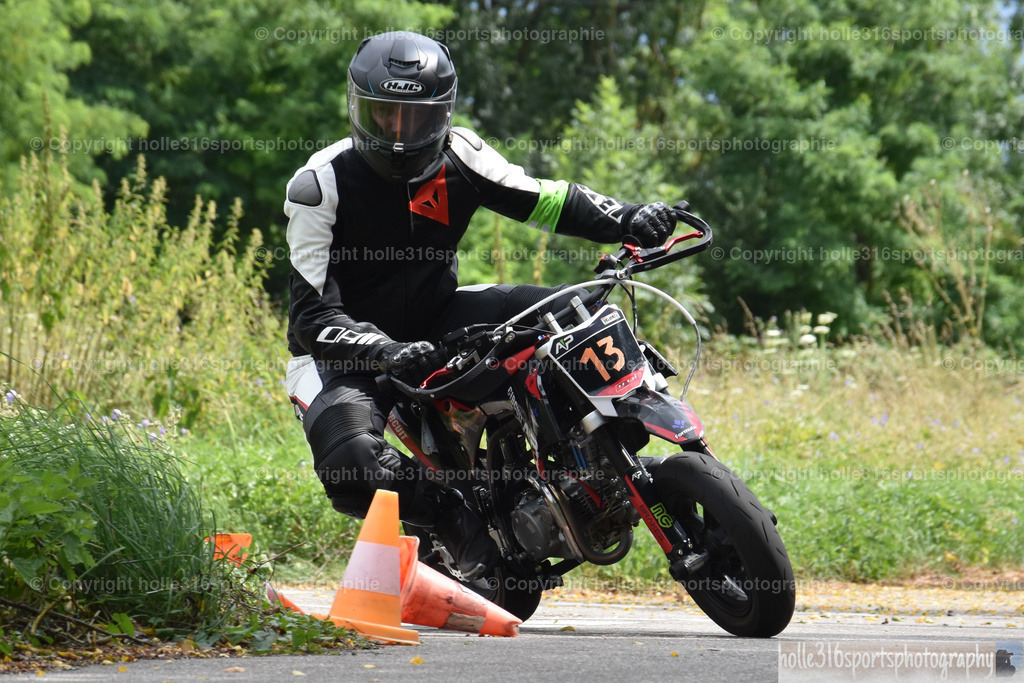 DSC_0455 | Sportfotografie , Motorsport, Motoross, Reitsport, Mointainbike, Enduro,
Landschaft , Outdoor, Eventfotografie, Landschaft, Bilder online bestellen - Realisiert mit Pictrs.com