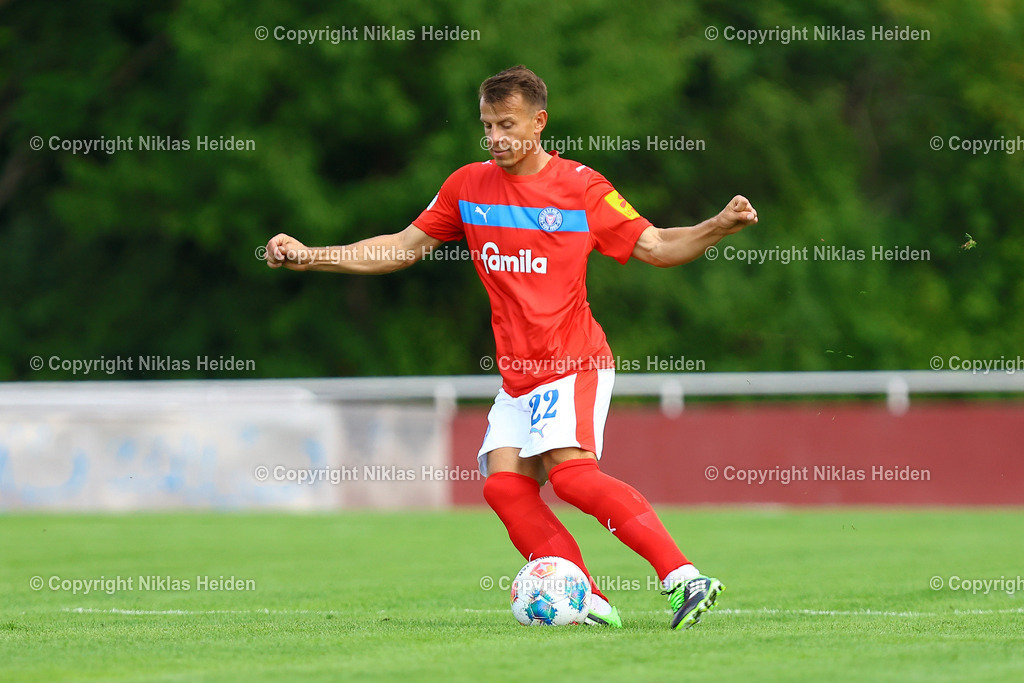 NH_EintrachtBraunschweig_HolsteinKiel_Testspiel_19072025 | #22 Stefan Schwab (Holstein Kiel)Fußball I Herren I Testspiel I Saison 2025-2026  I Eintracht Braunschweig - Holstein Kiel I 19.07.2025 I Stadion am Salzgittersee - Realisiert mit Pictrs.com