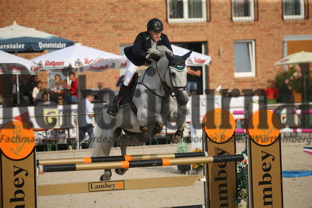 Durmersheim_2022_Prfg.Nr.07_Springprfg_Kl.S_Youngster_Tim Hoster_Coupino 2 (4) | Alle Fotos der Reiterjournal Fotografin Doris Matthaes im Reiterjournal Online-Fotoshop. - Realisiert mit Pictrs.com