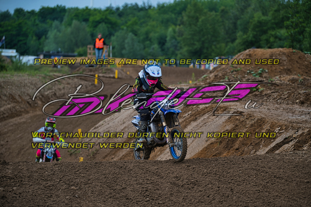 DSC_8147_43 | Sportfotografie: Die extreme Seite der Fotografie
Ich Fotografiere Hauptsächlich im Sportbereich Motorcross im DAMCV Verband.
Dirtbike - MX - Motorcross - DAMCV - MXCup - Euskirchen - Köln - Bonn - Venlo - Overloon - MSC Wisskirchen - MCC Weilerswist 