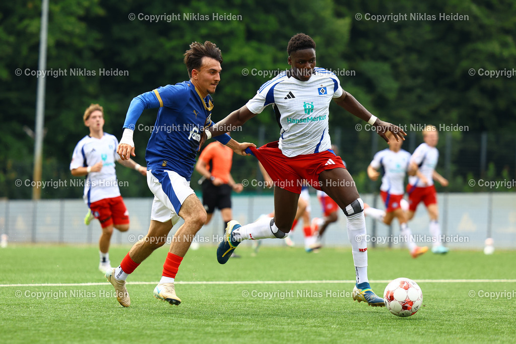 NH_HamburgerSVU21_HolsteinKielU23_Testspiel_20072025 | Raif Adam (Hamburger SV U21), #23 Enes Rüzgar (Holstein Kiel U23)Fußball I Herren I Testspiel I Saison 2025-2026  I Hamburger SV U21 - Holstein Kiel U23 I 20.07.2025 I Alexander-Otto-Akademie - Realisiert mit Pictrs.com