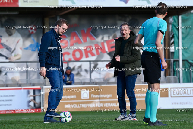 SAK vs. LASK Amateure 6.4.2023 | Schnur Julian Referee, Klaus Mitterdorfer Kärntner Fussballpräsident, Ehren Anstoss