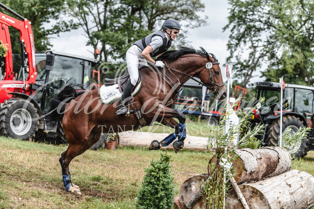 TBL_7651 | Turnierfotos von Reitturnieren in den Landkreisen Biberach, Ravensburg und in ganz Oberschwaben - von Tanja Bläschke - Colorsofahorse - Realisiert mit Pictrs.com