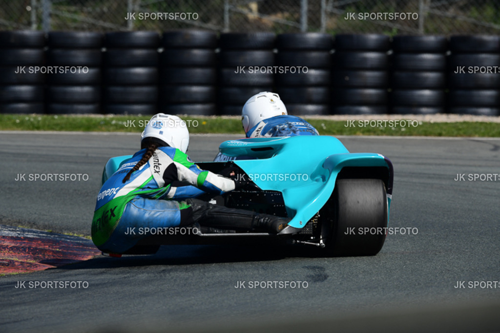 (3545) | IDM folgten parallel  der Superbike WM und Eventfotografie und vielen anderen Rennklassen bis ich im Jahr 2015 meine ersten Fotos in der MOTO GP machten durfte. Mein Anliegen ist es, die herausragenden Leistungen und Emotionen in Bildern festzuhalten - Realisiert mit Pictrs.com