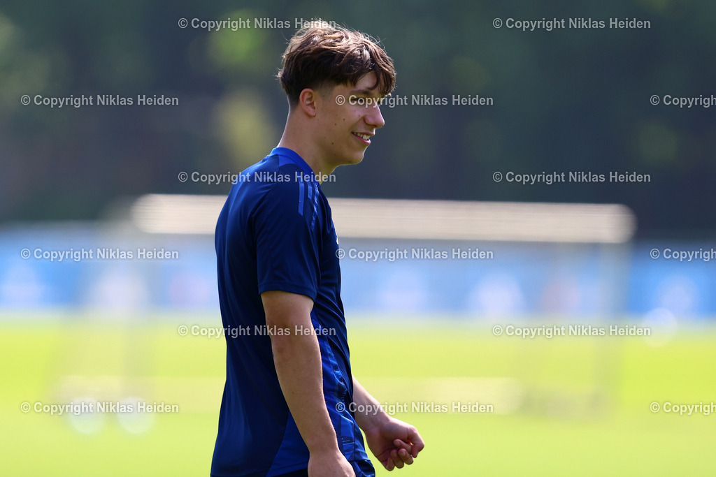 NH_HamburgerSV_Training_16052025 | Moritz Reimers (Hamburger SV)Fußball I Herren I Training I Saison 2024-2025 I Hamburger SV I 16.05.2025 I Trainingsplätze Volksparkstadion - Realisiert mit Pictrs.com