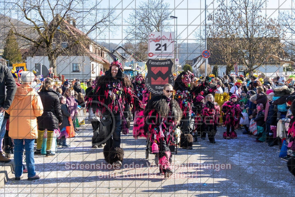 20250302_143637_0875 | #,Donzdorfer Fasnetsumzug, Kulturring Donzdorf, Donzdorfer Fasnet, Kampagne 2025, Friedhofstraße, 73072 Donzdorf, 02.03.2025 - 14:00 Uhr,Foto: PhotoPeet-Eventfotografie/Peter Harich