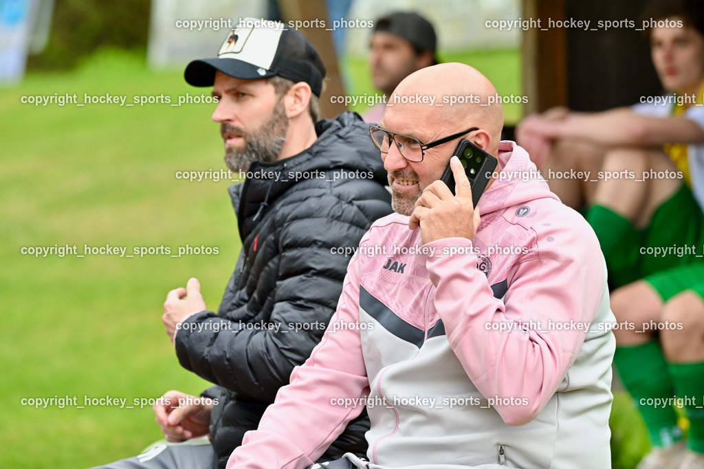 WSG Radenthein vs. Union Matrei | Sportlicher Leiter WSG Radenthein Manfred Duller, Tormann Trainer WSG Radenthein Gottfried Pichler, WSG Radenthein vs. Union Matrei, WSG Radenthein vs. Union Matrei am 26.04.2025 in Radenthein (Sportplatz Radenthein), Austria, (Photo by Bernd Stefan)