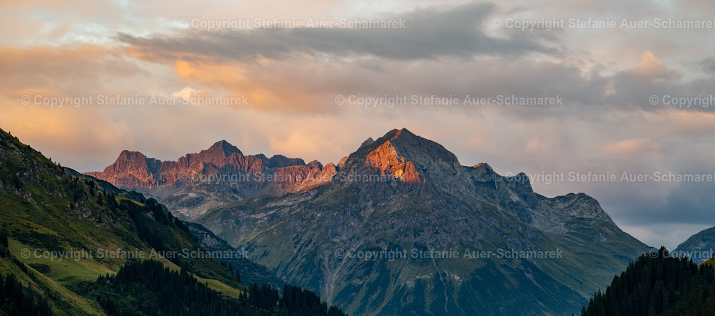 2022--51 | Hochauflösende Berg- und Naturbilder sind in meinem Shop zu erwerben. Falls Interesse an einem Paar-, Familien- oder Portraitshooting besteht gerne auf meiner Internetseite www.auer-moments-fotografie.de vorbeischauen - Realisiert mit Pictrs.com