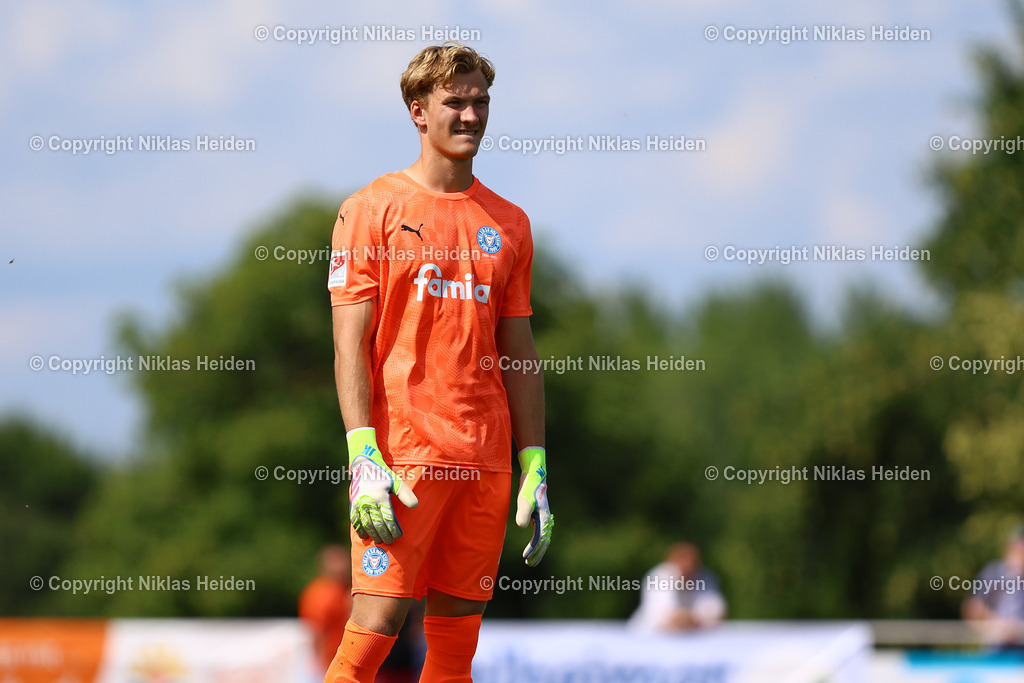 NH_EintrachtBraunschweig_HolsteinKiel_Testspiel_19072025 | #21 Jonas Krumrey (Holstein Kiel)Fußball I Herren I Testspiel I Saison 2025-2026  I Eintracht Braunschweig - Holstein Kiel I 19.07.2025 I Stadion am Salzgittersee - Realisiert mit Pictrs.com