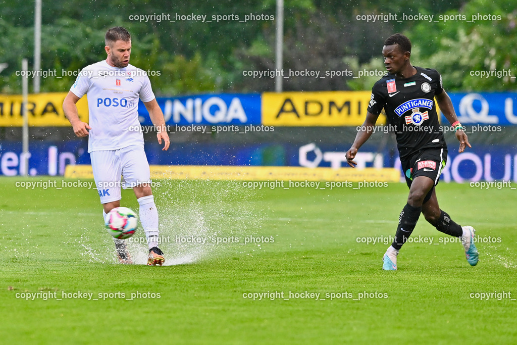 SAK vs. SK Sturm 22.7.2023 | #99 Uros Palibrk, #44 Amadou Dante, Wasser am Platzt