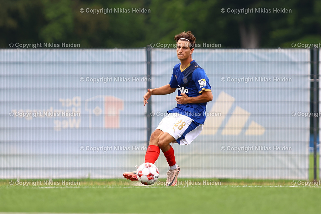 NH_HamburgerSVU21_HolsteinKielU23_Testspiel_20072025 | #28 Gustav Karimi (Holstein Kiel U23)Fußball I Herren I Testspiel I Saison 2025-2026  I Hamburger SV U21 - Holstein Kiel U23 I 20.07.2025 I Alexander-Otto-Akademie - Realisiert mit Pictrs.com