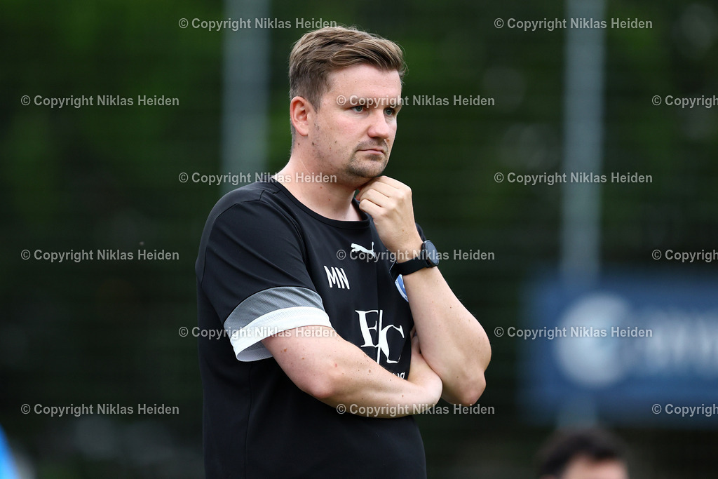NH_USCPaloma_EimsbüttelerTV_Testspiel_11072025 | Marius Nitsch (Trainer, USC Paloma)Fußball I Herren I Testspiel I Saison 2025-2026  I USC Paloma - Eimsbütteler TV I 11.07.2025 I Jonny-Rehbein-Sportplatz - Realisiert mit Pictrs.com