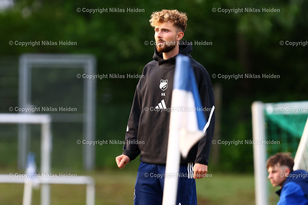 NH_TuSRotenhof_InterTürksporKiel_Testspiel_27062025 | Henning Knuth (Trainer, TuS Rotenhof)Fußball I Herren I Freundschaftsspiel I Saison 2025-2026  I TuS Rothenhof - Inter Türkspor Kiel I 27.06.2025 I B-Platz Rotenhof - Realisiert mit Pictrs.com