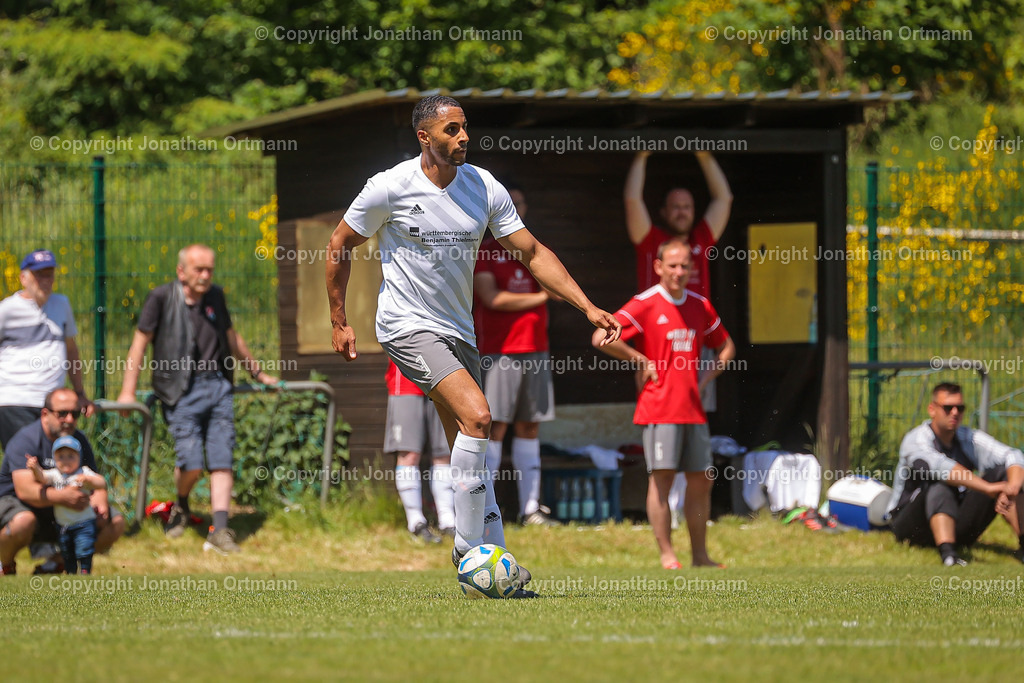 BQ3I0840 | 04.06.2023; Kreisliga C Dillenburg; Rasenplatz Niederrossbach; SG Fellerdilln/Niederrossbach - SG Tringenstein/Oberndorf; Ergebnis: 1:2 (1:1)