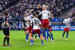 KBS Picture_HSV-HerthaBSC_070 | v.l. Hefti Silvan (HSV) , Meffert Jonas (HSV) , Schuler Luca (Hertha BSC) , Selke Davie (HSV) , Schonlau Sebastian (HSV) , Leistner Toni (Hertha BSC) ,Sportplatz :  Volksparkstadion, - Realized with Pictrs.com