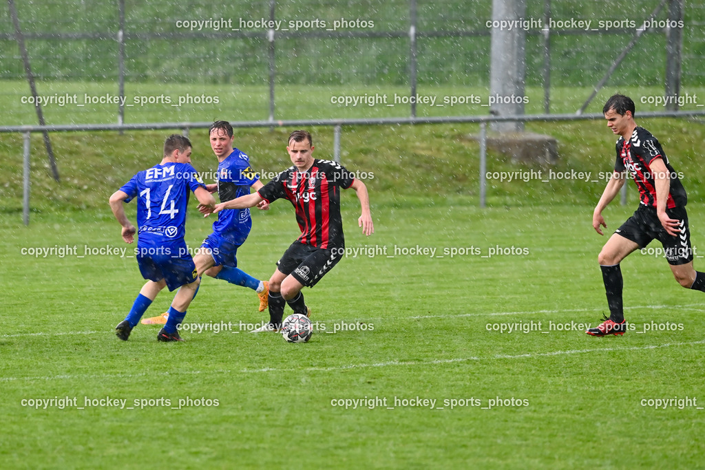 ESV Admira vs. Union Matrei 29.4.2023 | #14 Philipp Wibmer, #7 Julian Egger, #13 Nico Leo Winkler, #23 Advan Pozderac, Stark Regen