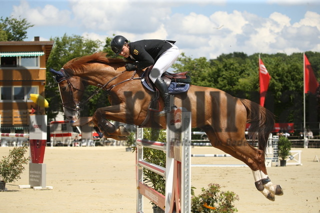 Schutterwald_2022_Springprüfung_Kl.S_m.St._Julian Holzmann_Lex Barker 8 (6) | Alle Fotos der Reiterjournal Fotografin Doris Matthaes im Reiterjournal Online-Fotoshop. - Realisiert mit Pictrs.com