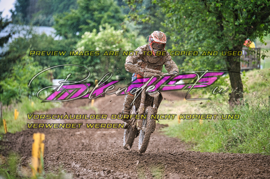 DSC_2395_68 | Sportfotografie: Die extreme Seite der Fotografie
Ich Fotografiere Hauptsächlich im Sportbereich Motorcross im DAMCV Verband.
Dirtbike - MX - Motorcross - DAMCV - MXCup - Euskirchen - Köln - Bonn - Venlo - Overloon - MSC Wisskirchen - MCC Weilerswist 