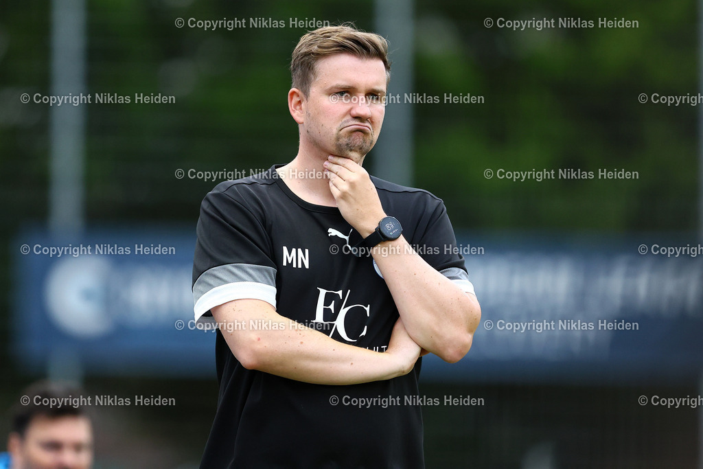 NH_USCPaloma_EimsbüttelerTV_Testspiel_11072025 | Marius Nitsch (Trainer, USC Paloma)Fußball I Herren I Testspiel I Saison 2025-2026  I USC Paloma - Eimsbütteler TV I 11.07.2025 I Jonny-Rehbein-Sportplatz - Realisiert mit Pictrs.com