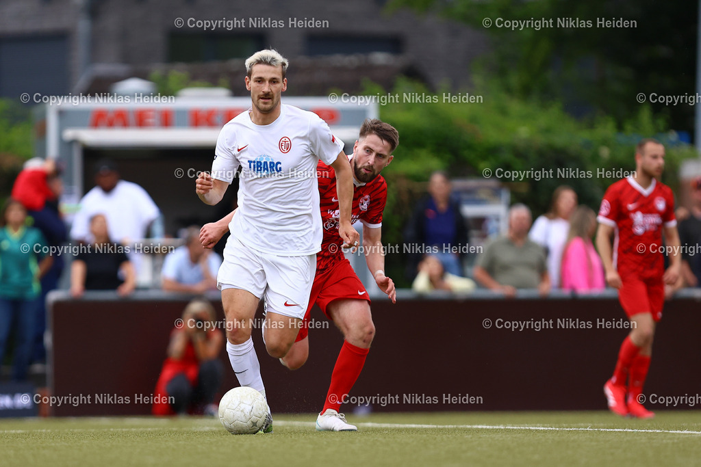 NH_BillstedtCup2025_Turnier_12072025 | Luis Hacker (SC Vorwärts Wacker 04 Billstedt), Leonard Mai (Eimsbütteler TV)Fußball I Herren I Billstedt Cup 2025 I Saison 2025-2026  I Spiel um Platz 3 I SC Vorwärts Wacker 04 Billstedt - Eimsbütteler TV I 12.07.2025 I Öjendorfer Weg - Realisiert mit Pictrs.com