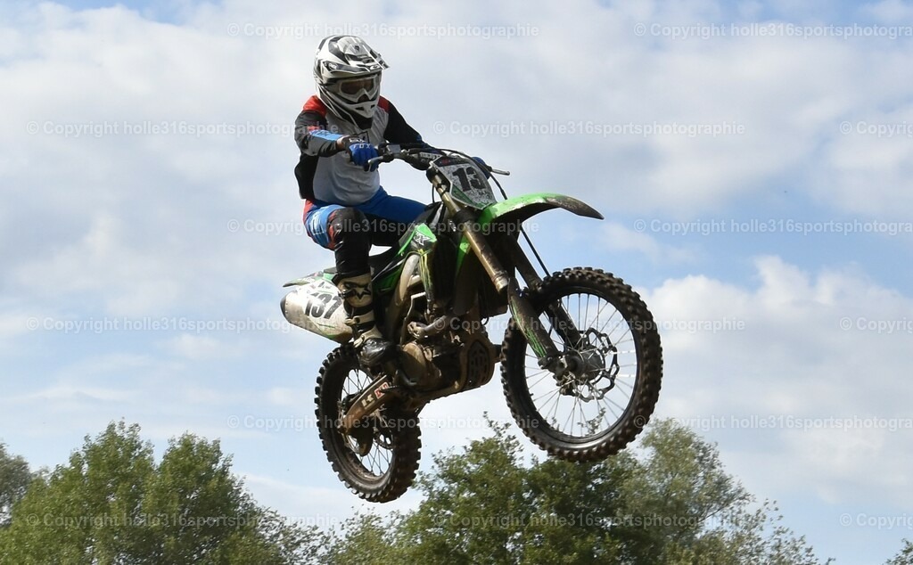 DSC_0408 (2) | Sportfotografie , Motorsport, Motoross, Reitsport, Mointainbike, Enduro,
Landschaft , Outdoor, Eventfotografie, Landschaft, Bilder online bestellen - Realisiert mit Pictrs.com